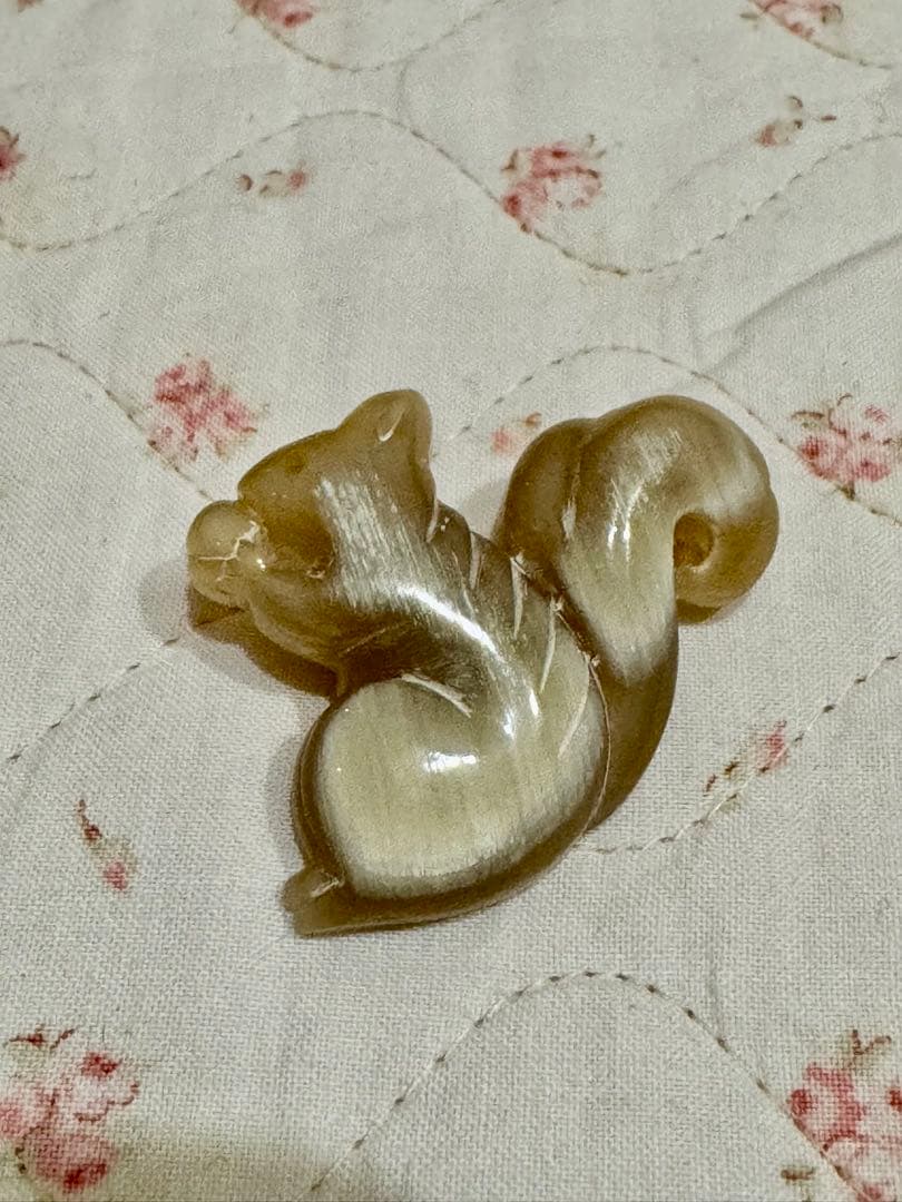 Bisou＊ りすブローチ