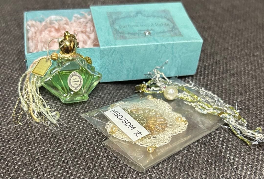 ディーラー製 パフュームボトルネックレス Two dimensions(2D)様