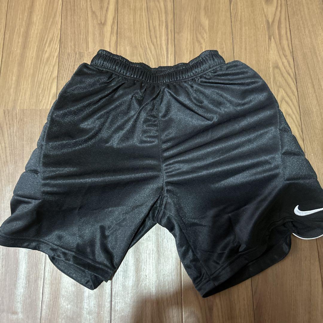 Nike ゴールキーパーシャツ、パンツ