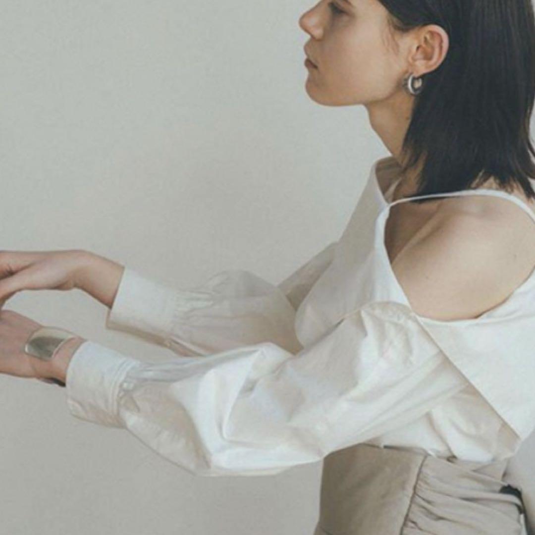 美品 CLANE クラネ アシンメトリーオフショルダートップス