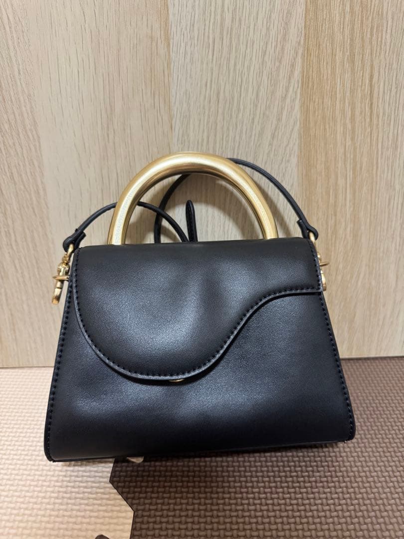 CHARLES & KEITH ショルダーバッグ CHARLES & KEITH ショルダーバッグ