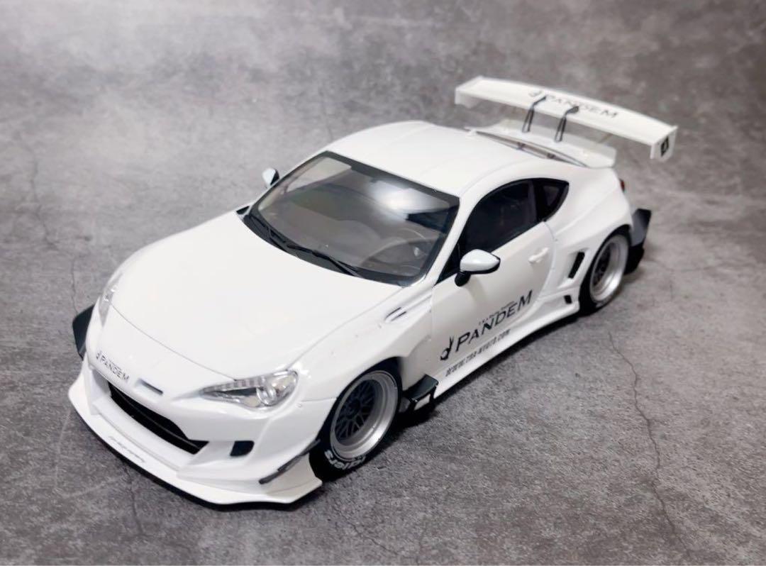 1/18 DCN トヨタ GT 86 PANDEM V3 ハチロク　ホワイト