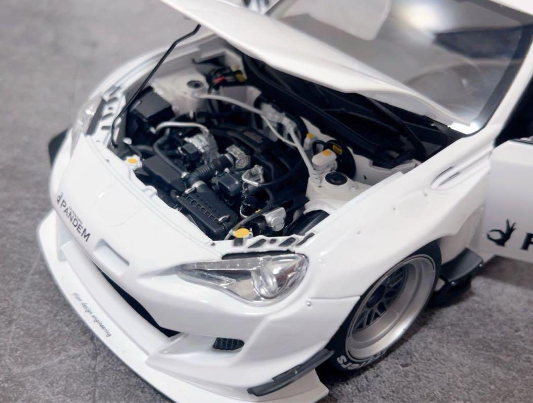 1/18 DCN トヨタ GT 86 PANDEM V3 ハチロク　ホワイト