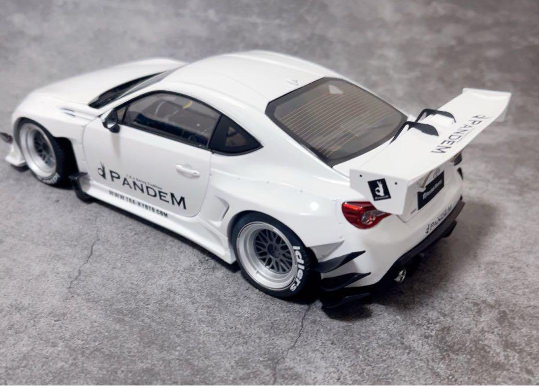 1/18 DCN トヨタ GT 86 PANDEM V3 ハチロク　ホワイト