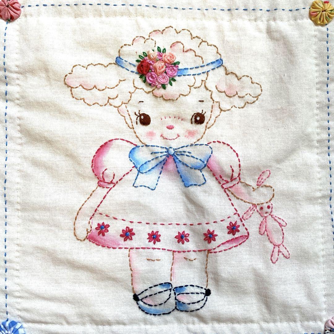 ベビーナーサリーアンティーク風/アニマル刺繍/パッチワークキルトタペストリー