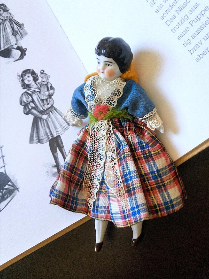 チャイナヘッドドール ドールハウス 小さめサイズ１２ｃｍ ドイツのアンティーク
