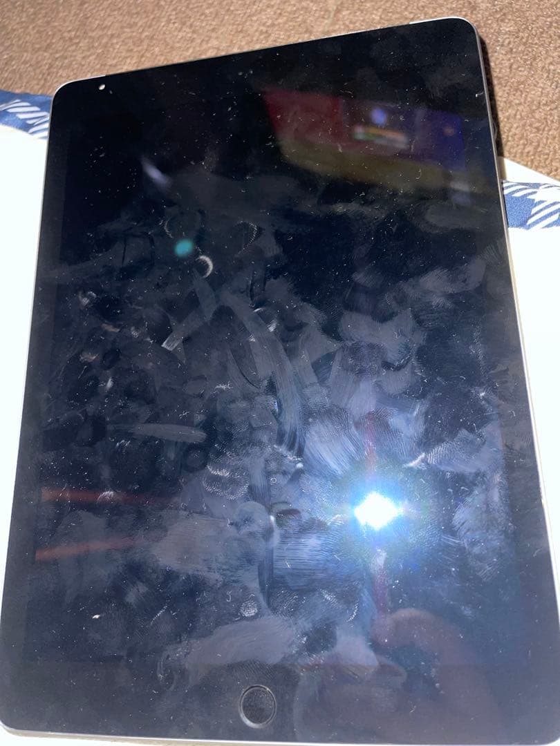 Apple iPad (第5世代) 32GB