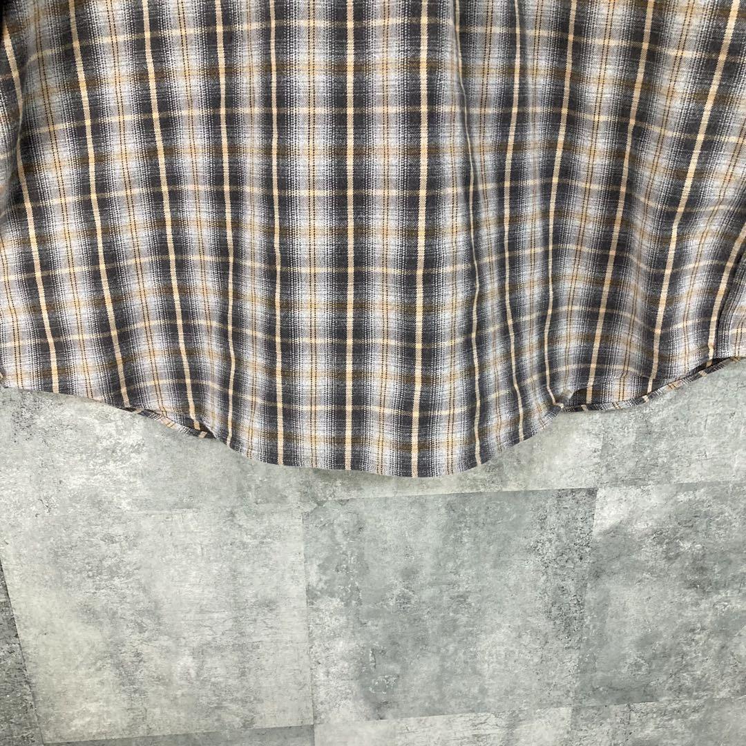 カーハート ネルシャツ チェックシャツ  ワンポイントレザーロゴ 3XL サイズ