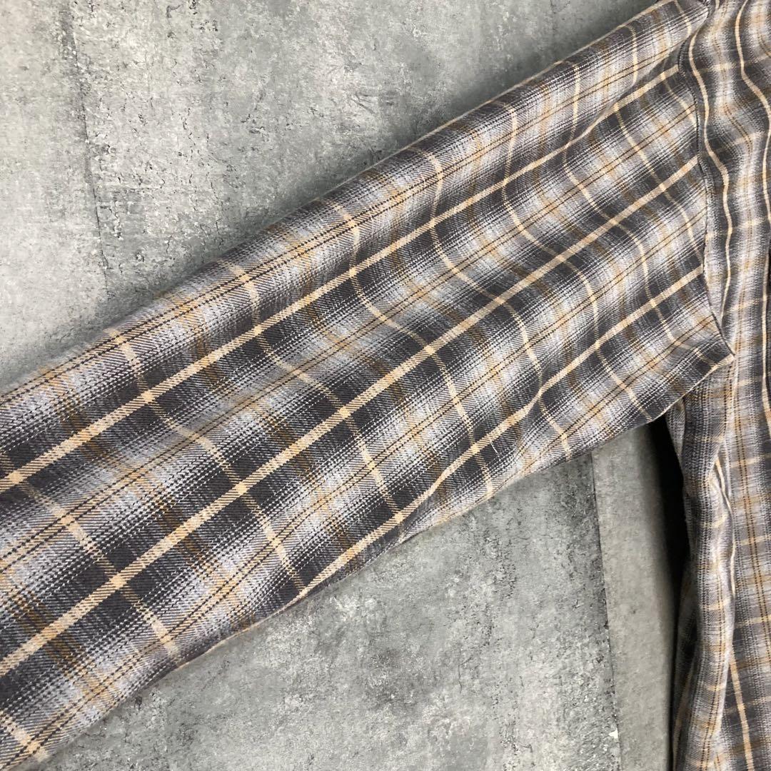 カーハート ネルシャツ チェックシャツ  ワンポイントレザーロゴ 3XL サイズ