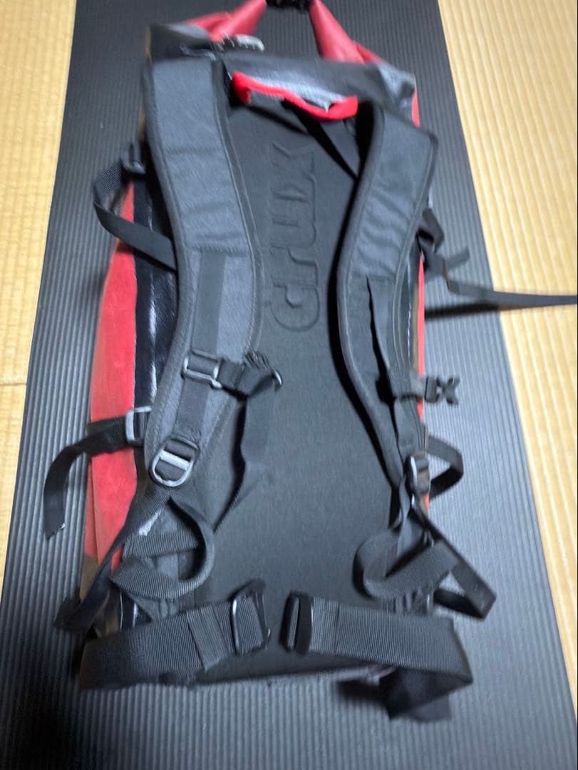 新品未使用crux RK30防水ロールトップバックパック 新品未使用crux RK30防水ロールトップバックパック