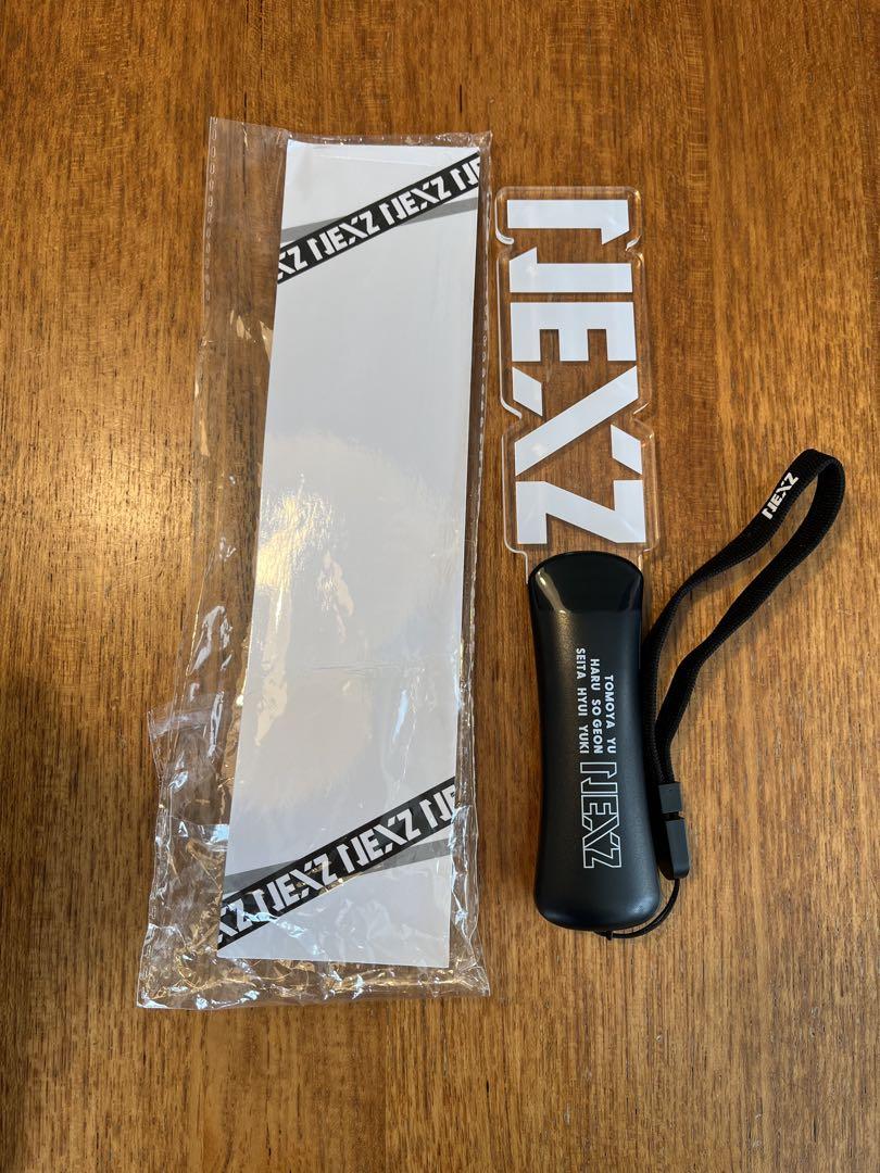 めぐ⭐︎ペンライトトップ NEXZ ペンライト 透明・黒 ストラップ付き - メルカリ