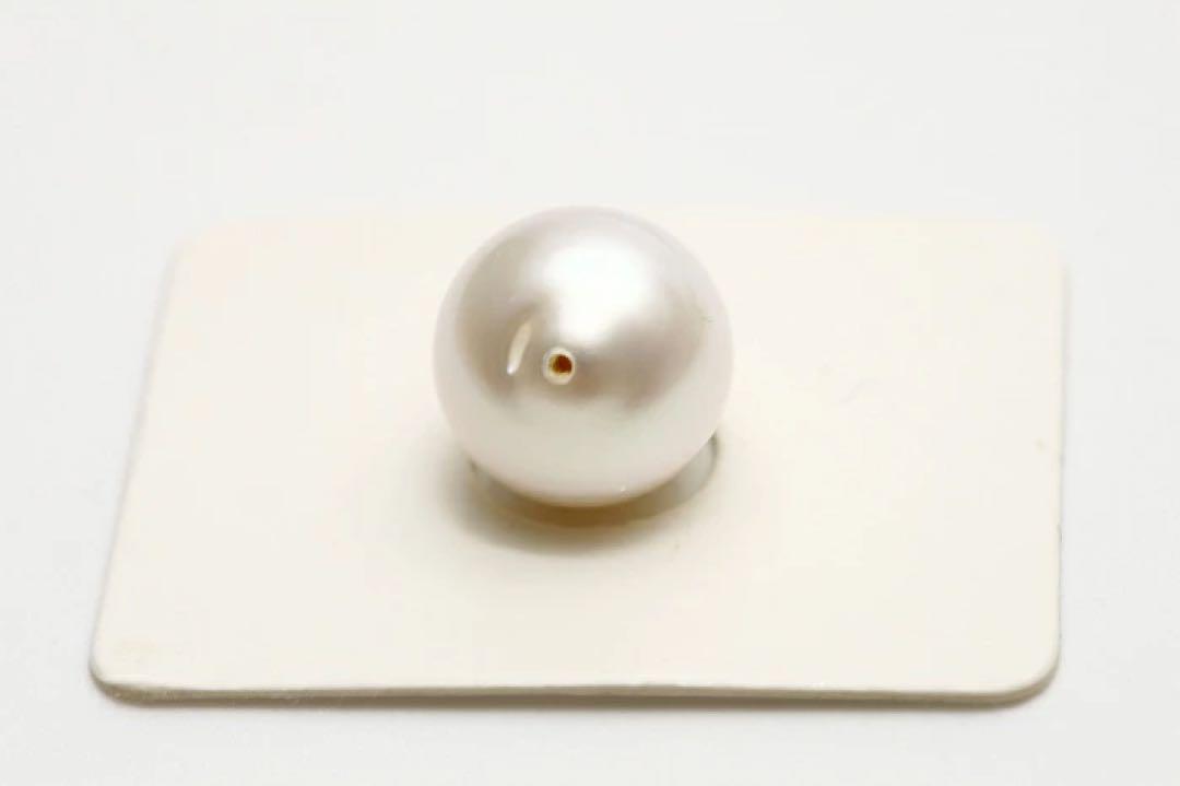 南洋白蝶真珠パールルース　片穴　13×12mm　ホワイトカラー