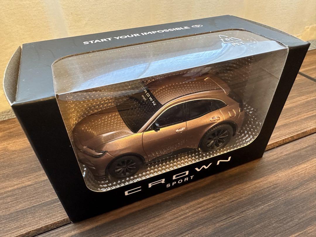 CROWN SPORT ミニカー ブラウン 4,750円