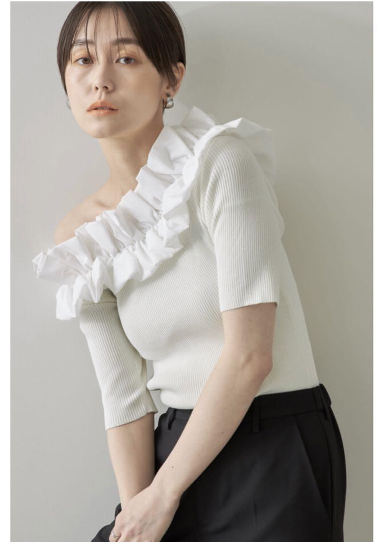 ノスタルジア　井桁弘恵さん着用　ダブルフリルオフショルリブニット  新品　完売