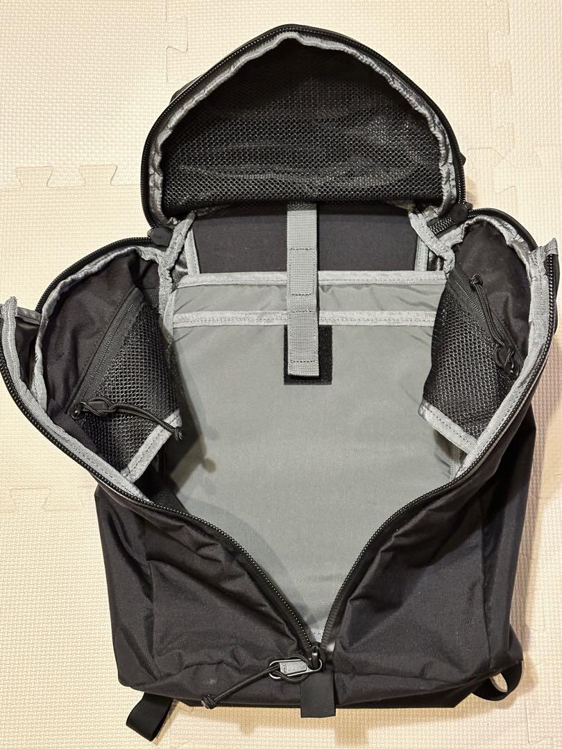 ミステリーランチ ブラック URBAN ASSAULT 18 リュック 18L