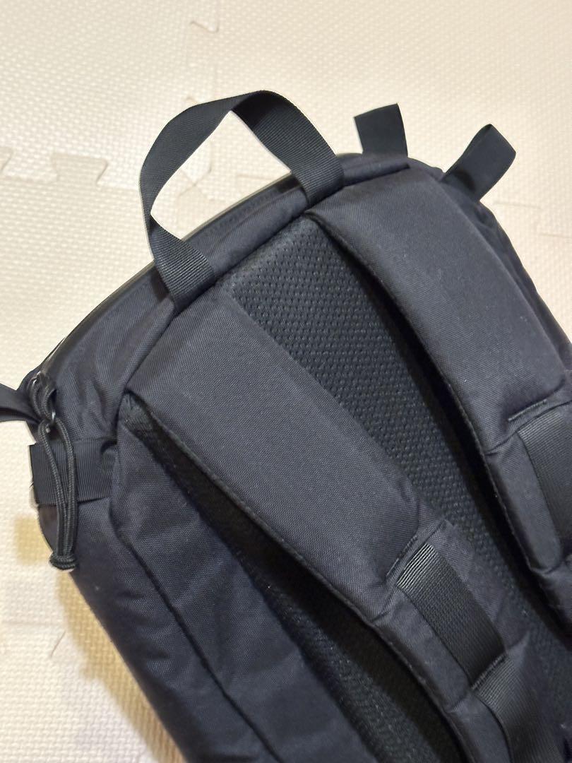 ミステリーランチ ブラック URBAN ASSAULT 18 リュック 18L