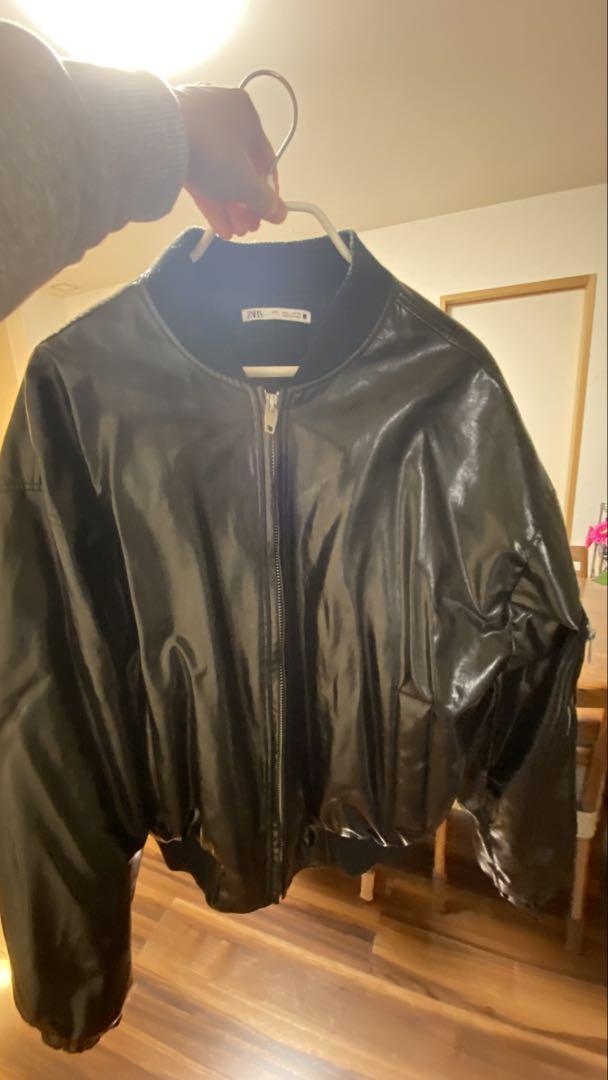 ZARA フェイクレザーボンバージャケット　美品 大人気 ☆ZARA(ザラ)☆定番 フェイクレザー ボンバージャケット