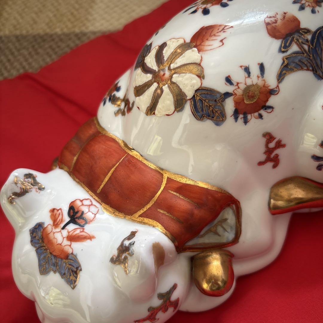 伊万里焼　眠り猫　金彩　アンティーク　置物　陶器