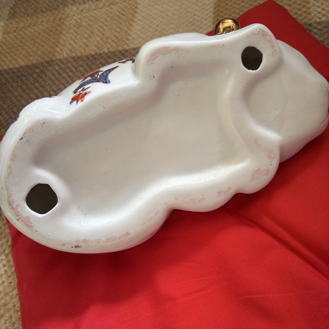 伊万里焼　眠り猫　金彩　アンティーク　置物　陶器