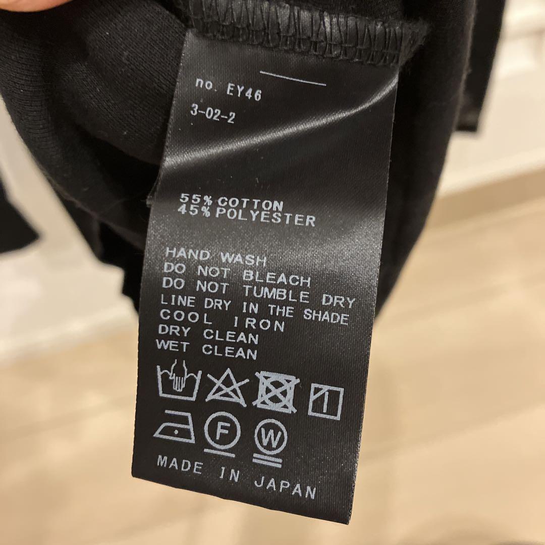 ブラックSQUARE SHOULDER Tシャツ