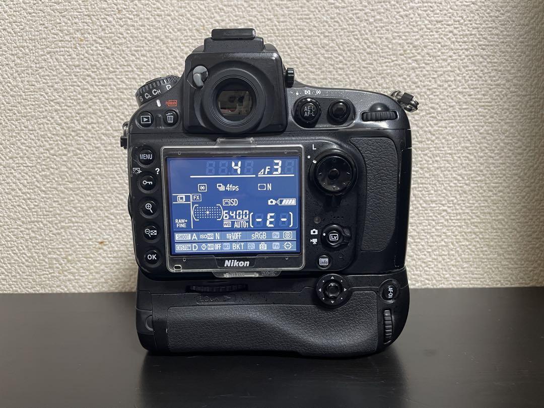 ピ*p様 Nikon D800 MB-D12付き 撮影可能ですが不具合あり