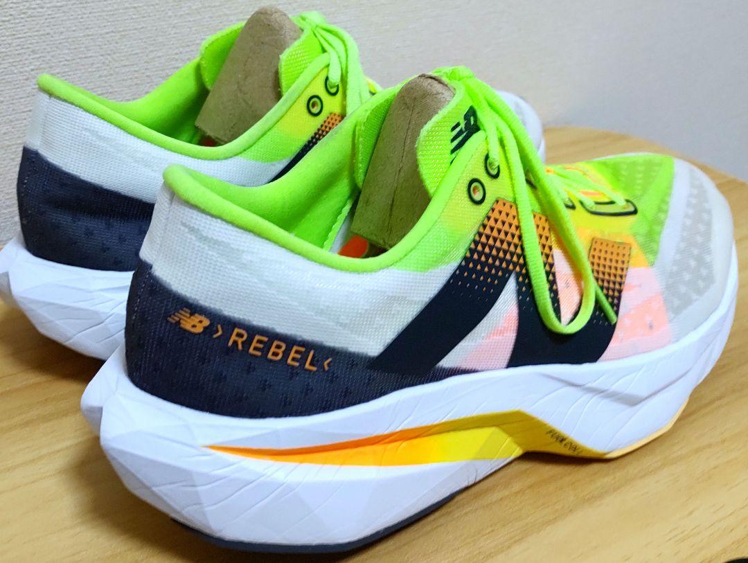 ニューバランス　ランニングシューズ　Fuelcell Rebel v4