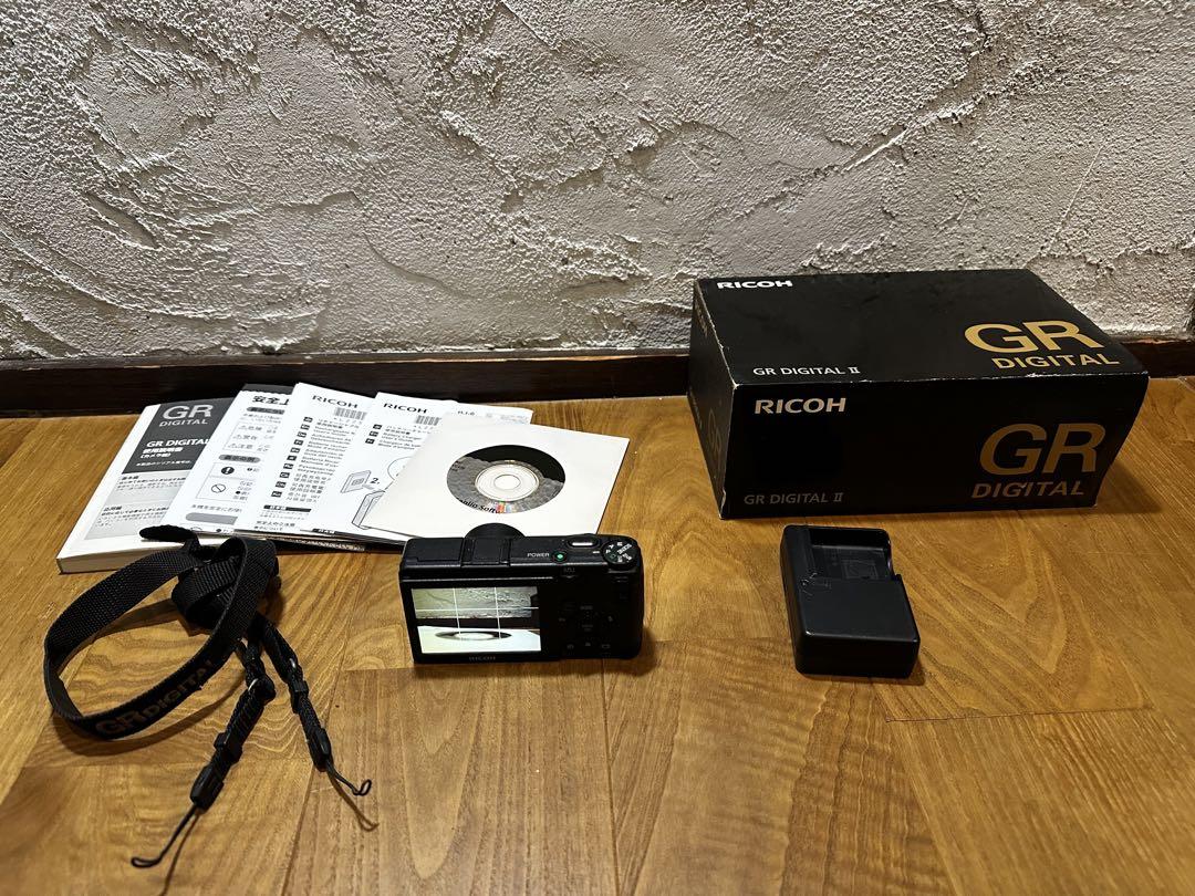 RICOH GR DIGITAL Ⅱ 本体と付属品