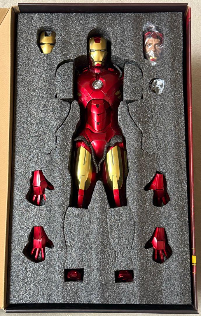 【未使用】ホットトイズ 1/4 アイアンマン マーク４パワードスーツ装着機付き