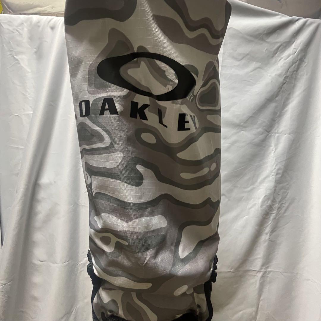 コウ。OAKLEY カモフラージュ キャディバッグ　5分割　約9型