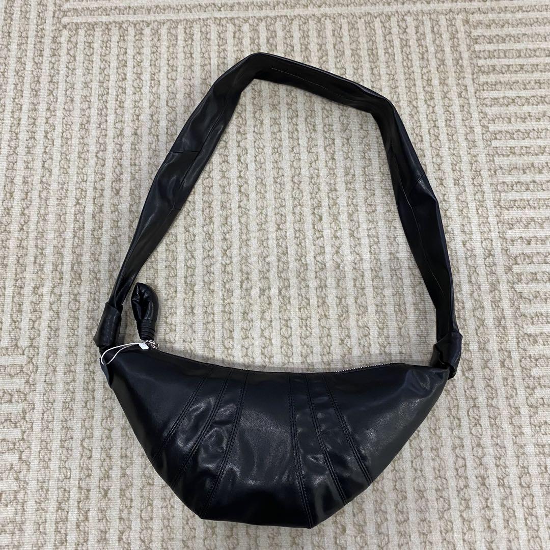 ボディバッグ