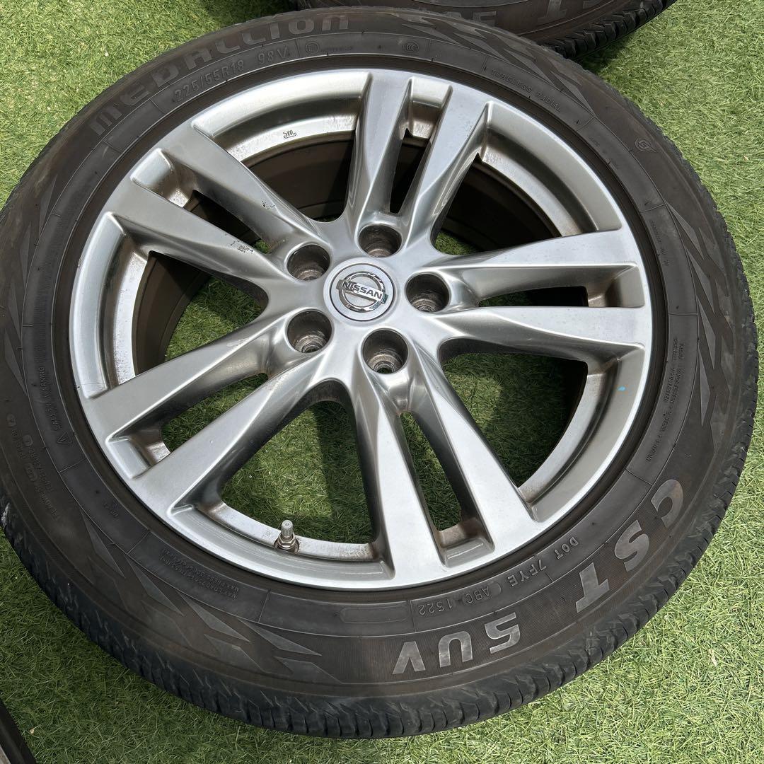 エルグランド　純正タイヤ　225/55r18 2022年タイヤ