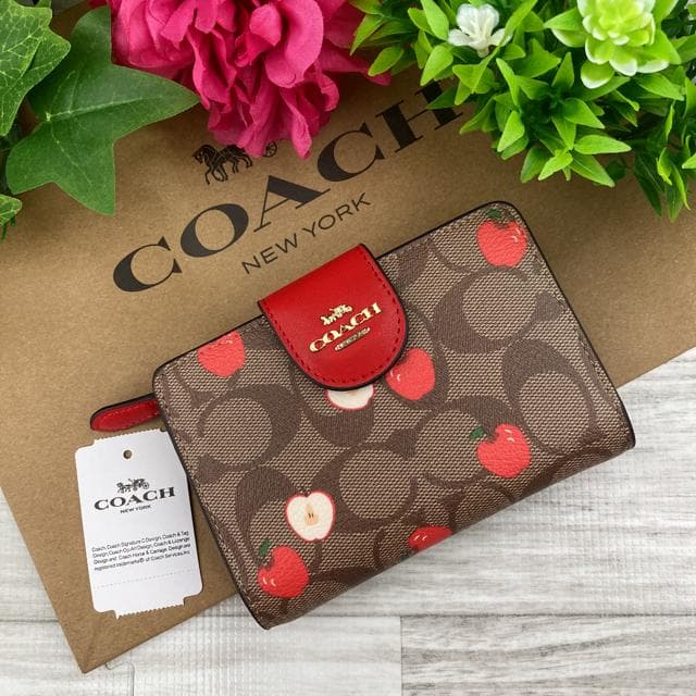 注目の 未使用 新品 Coach リンゴ柄 二つ折り レディース 財布 折り財布 Alrc Asia 注目の 未使用 新品 Coach リンゴ柄 二つ折り レディース 財布 折り財布 Alrc Asia