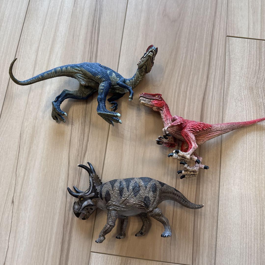 シュライヒ　恐竜フィギュアセット 7体＋　コレクタ１体 コレクタ 恐竜フィギュアセット A1102 ミニダイナソーボックス2