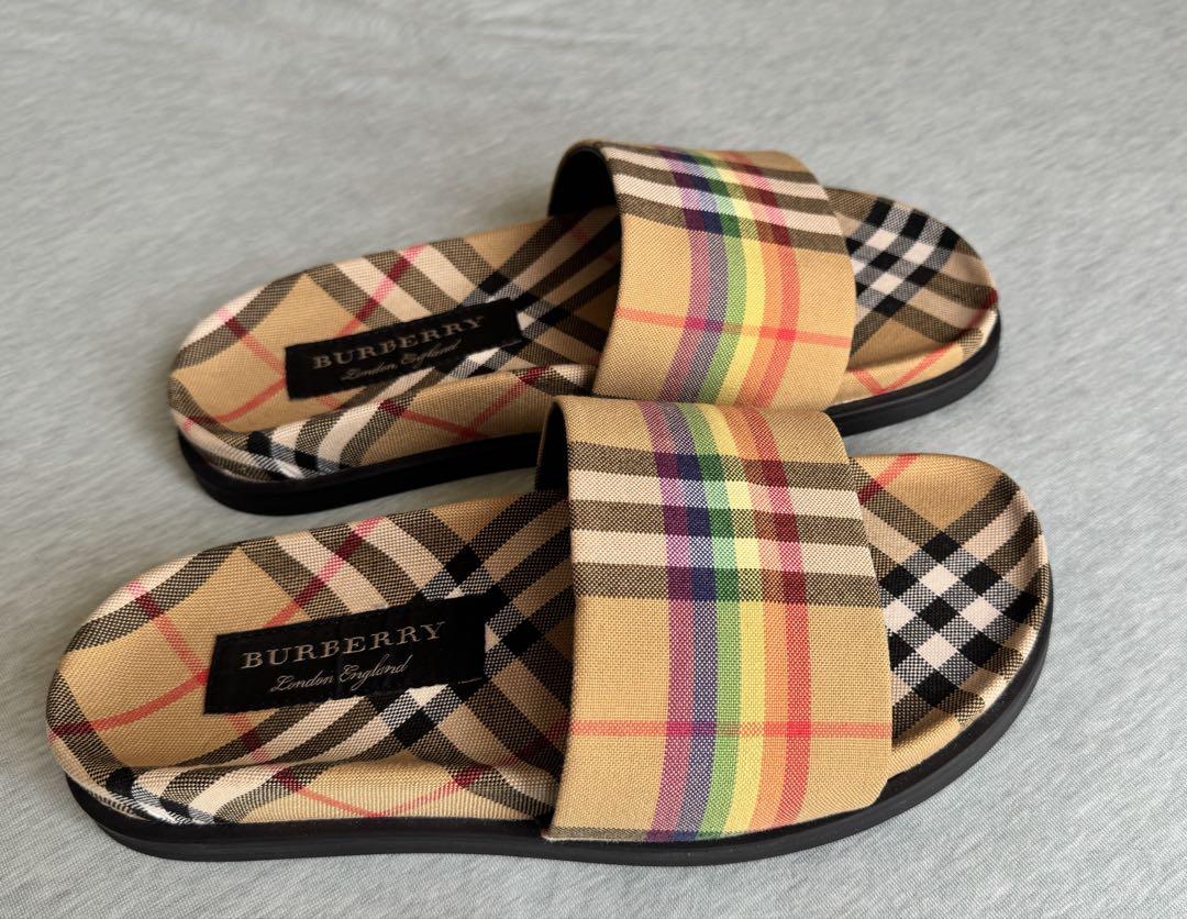 BURBERRY チェック柄スライドサンダル