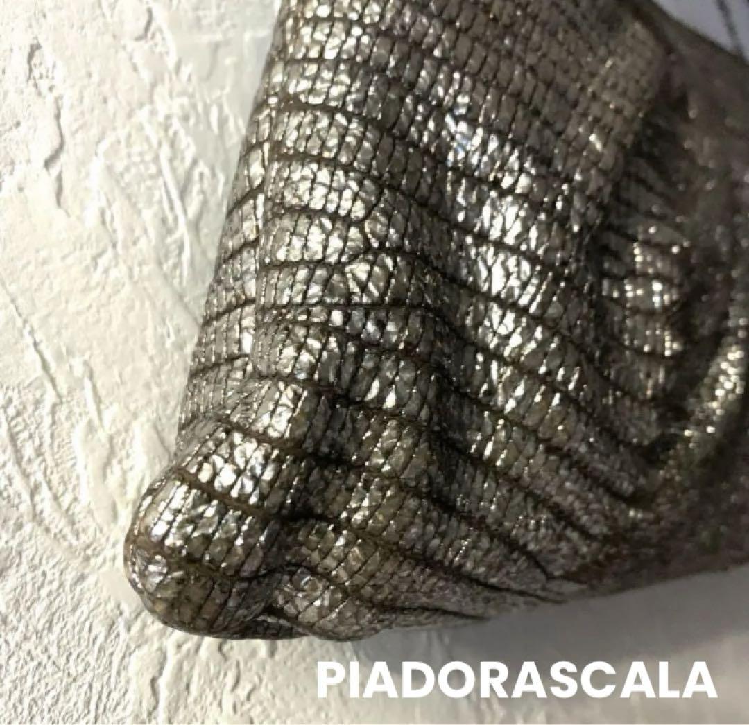 ☆ PIADORASCALA  シルバー型押しレザークラッチバック☆★