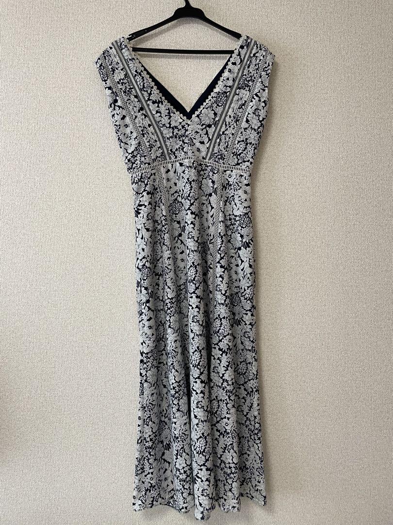 herlipto Lace Trimmed Floral Dress ネイビー