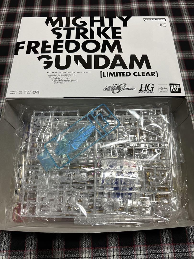 ガンダムseed マイティーストライクフリーダム リミテッドクリア　ガンプラ