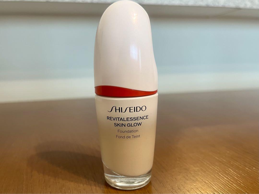ファンデーション SHISEIDO REVITALESSENCE SKIN GLOW 220