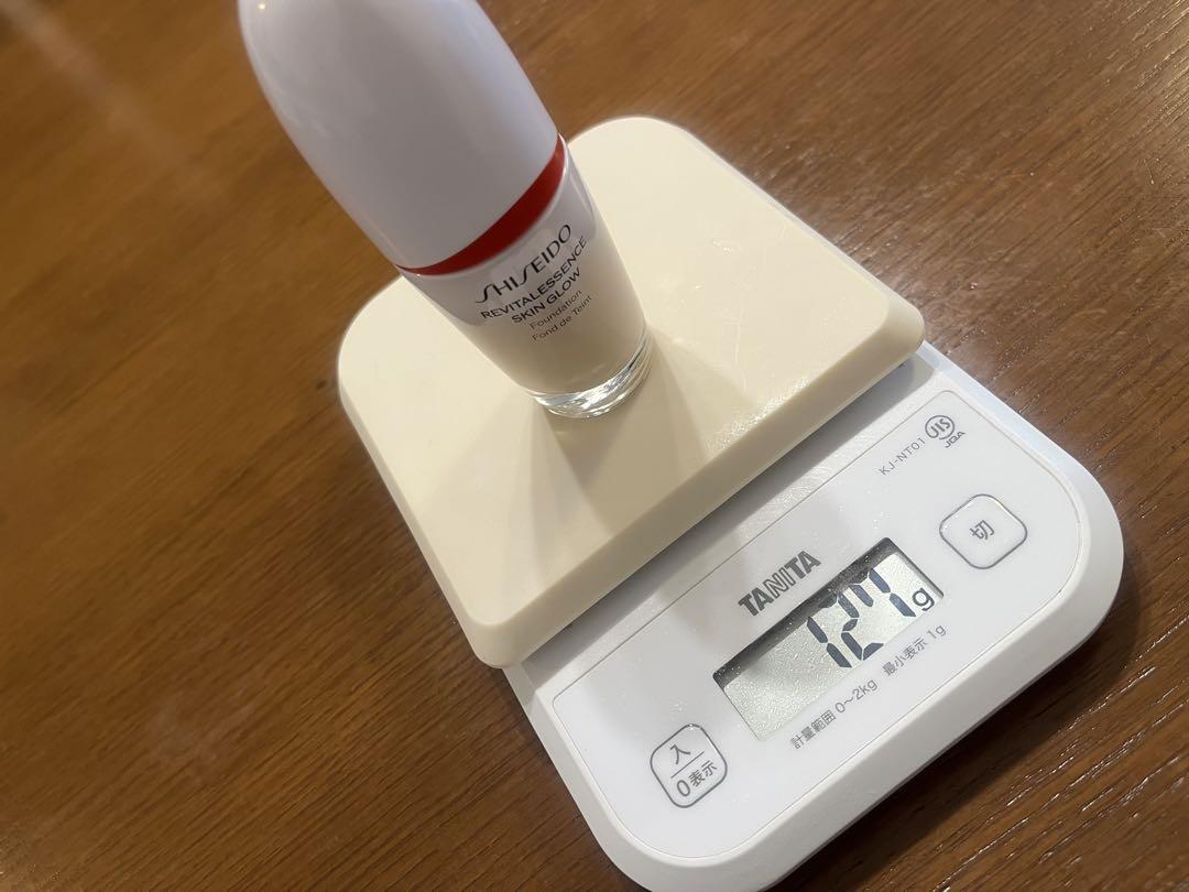 ファンデーション SHISEIDO REVITALESSENCE SKIN GLOW 220
