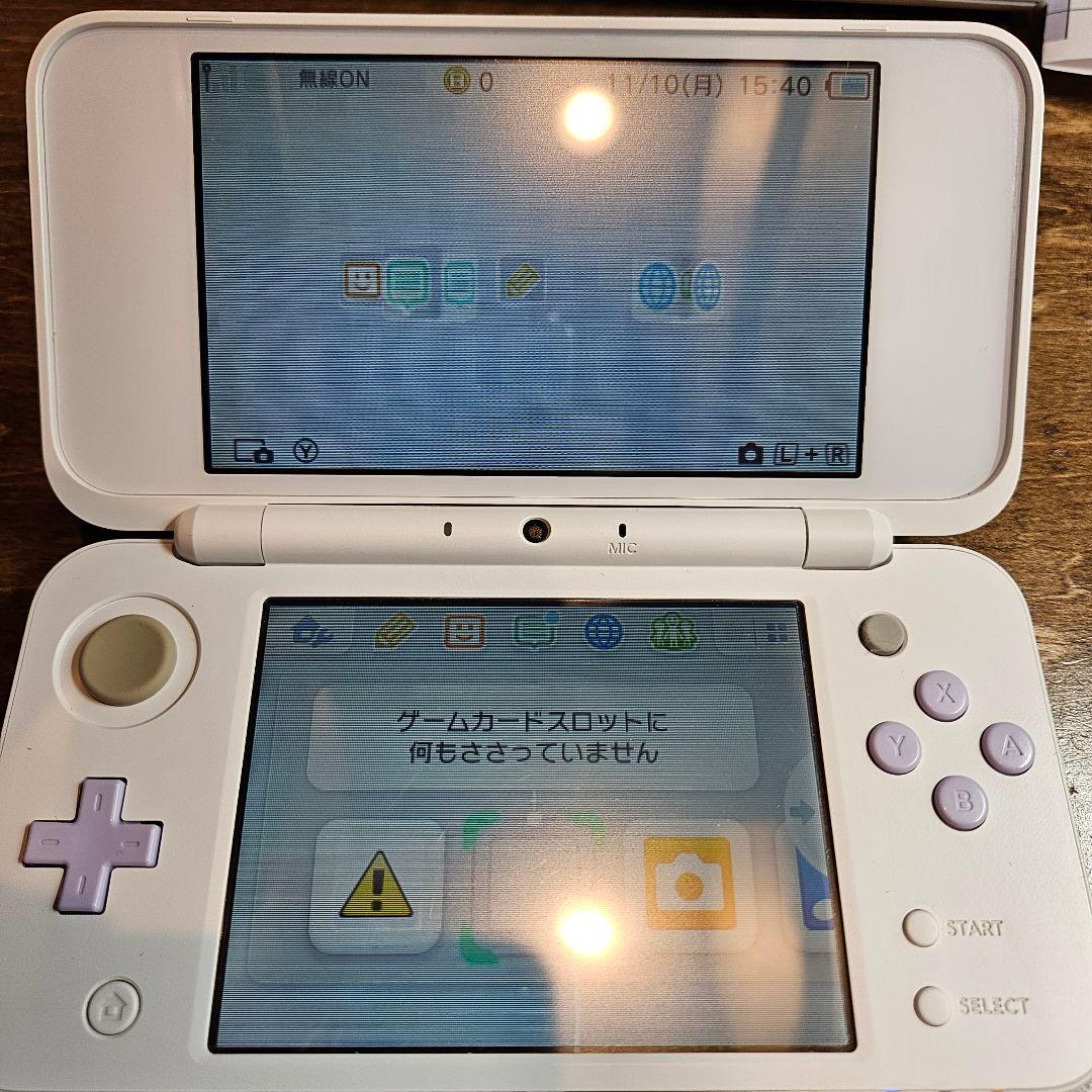New 2DS LL ホワイト/ラベンダー New 2DS LL ホワイト/ラベンダー