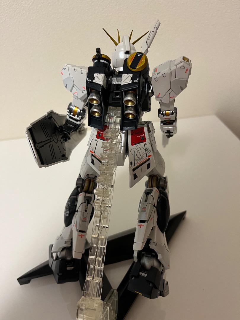 I*i様 MG νガンダム Ver.Ka 塗装済み