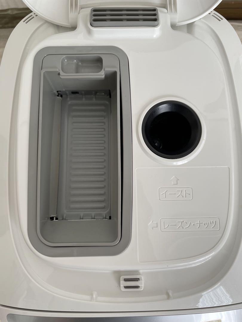 22年製　パナソニック ホームベーカリー SD-BMT2000-W