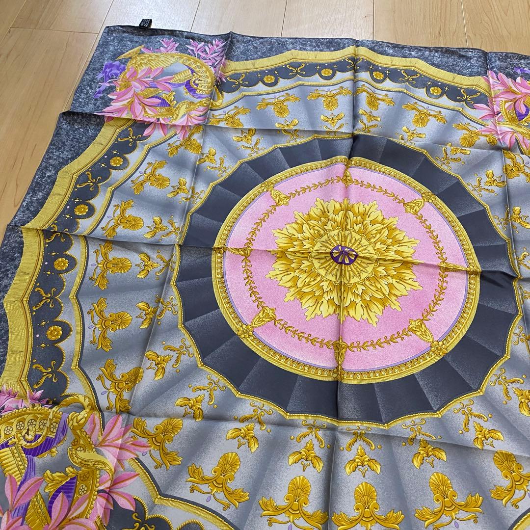 CELINE セリーヌ スカーフ グレー 花柄 ピンク・パープル no.43 CELINE セリーヌ スカーフ グレー 花柄 ピンク・パープル no.43