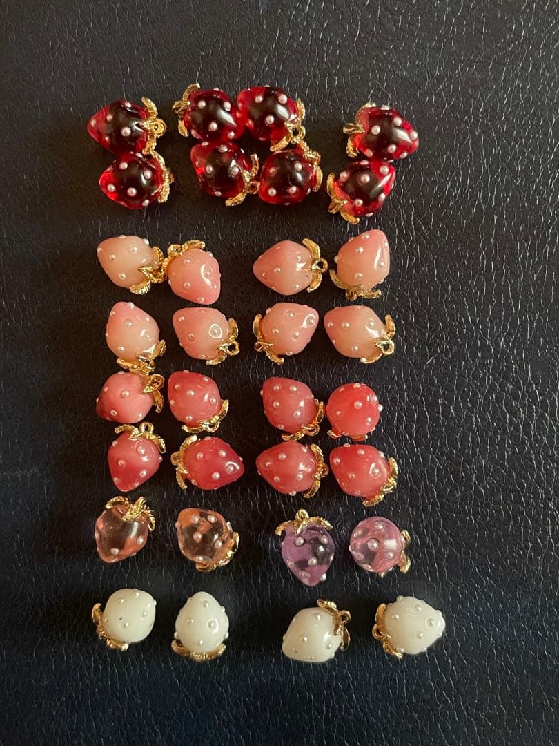 すももん ♡プロフ必読様 いちごちチャーム 30個 すももん ♡プロフ必読