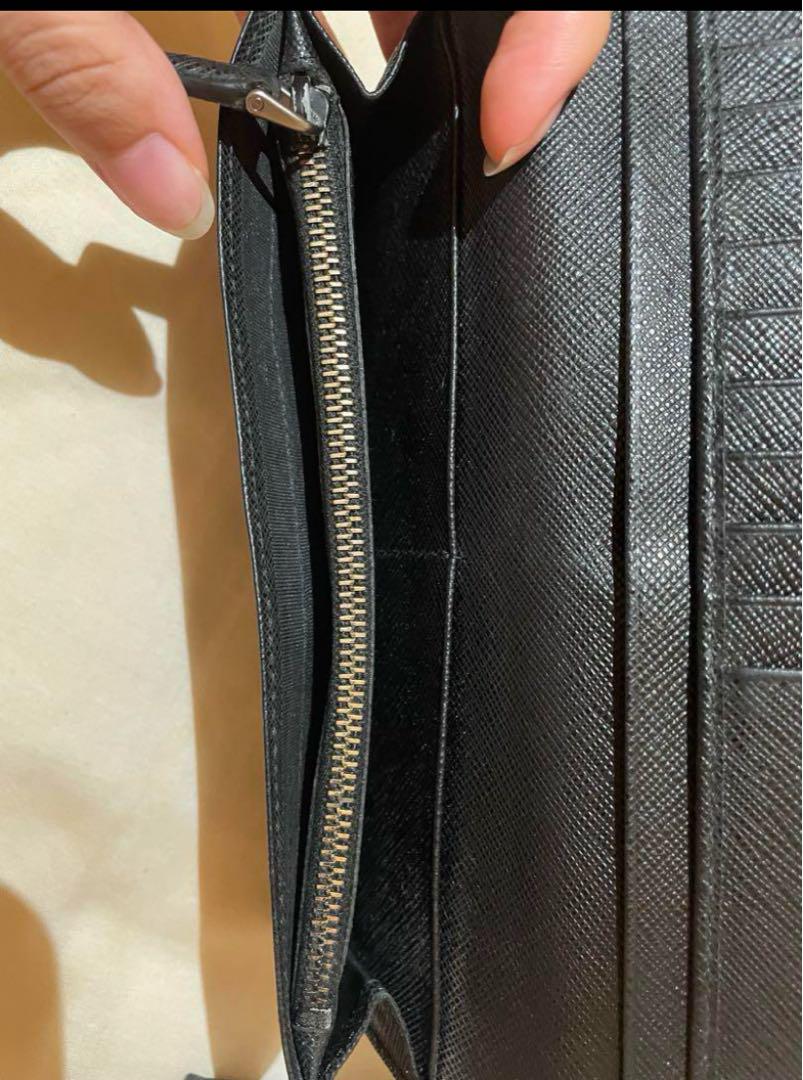 PRADA ブラック 二つ折り財布
