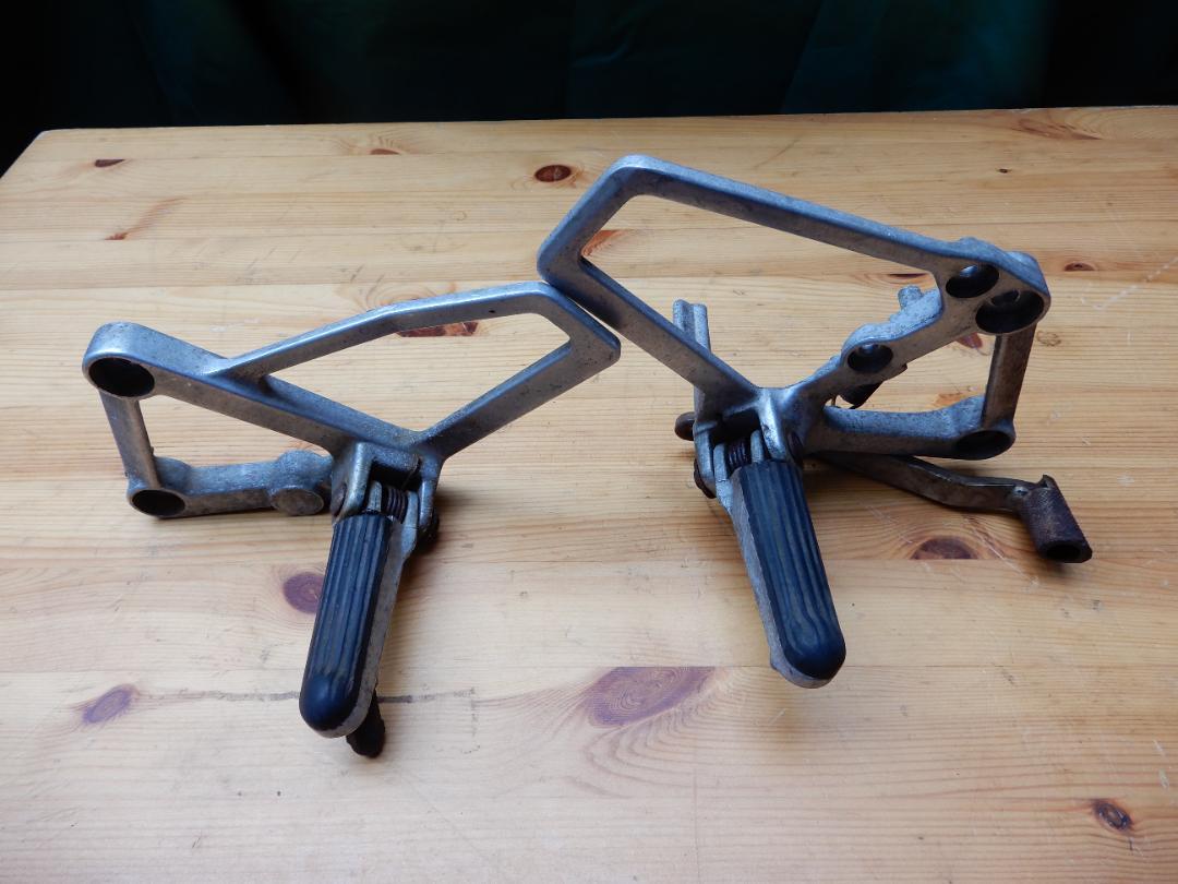 HONDA　NSR50　80 　ステップ　左右　セット　品