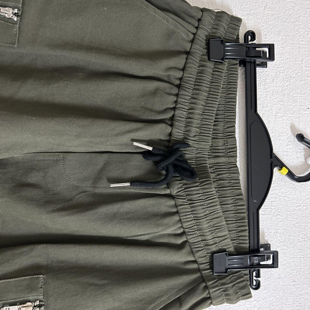 カーゴパンツ　カーキ