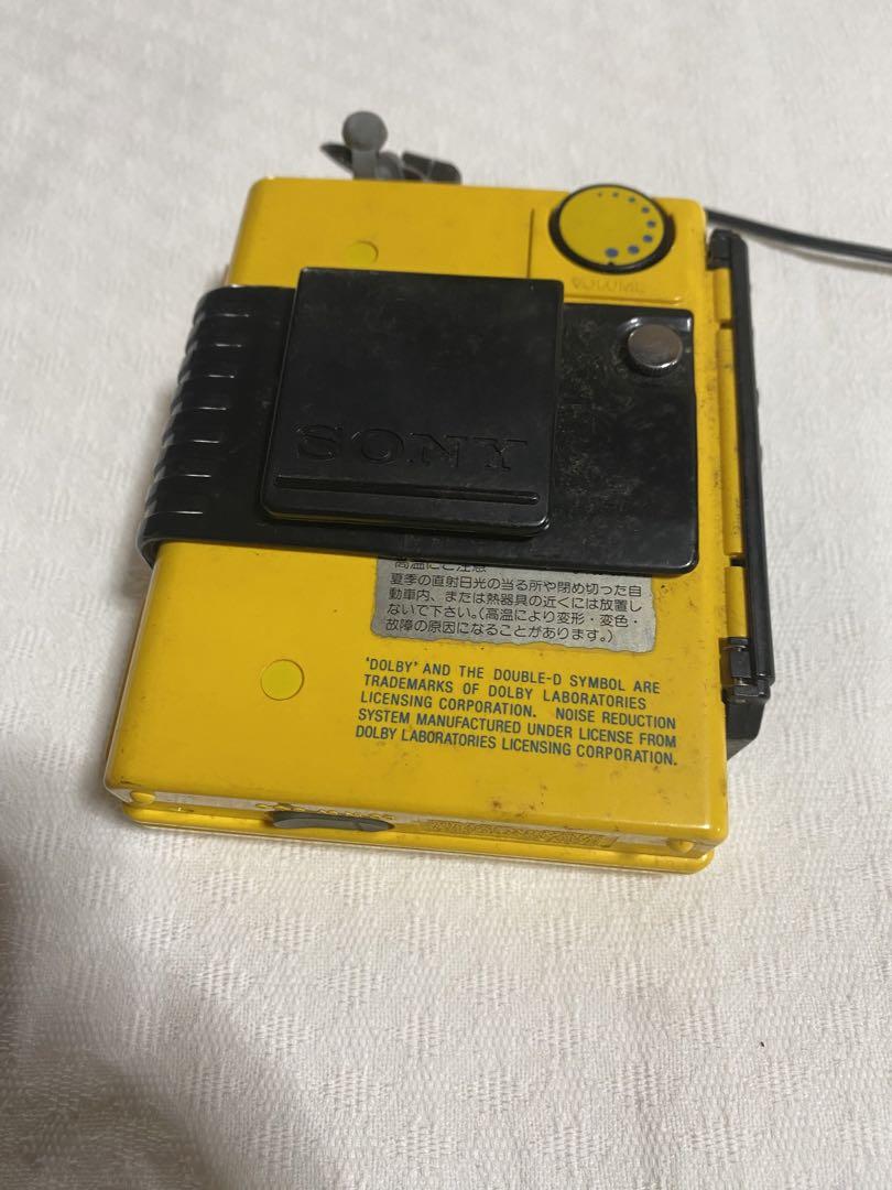 ジャンク SONY SPORTS WALKMAN イエロー（ウォークマン ソニー
