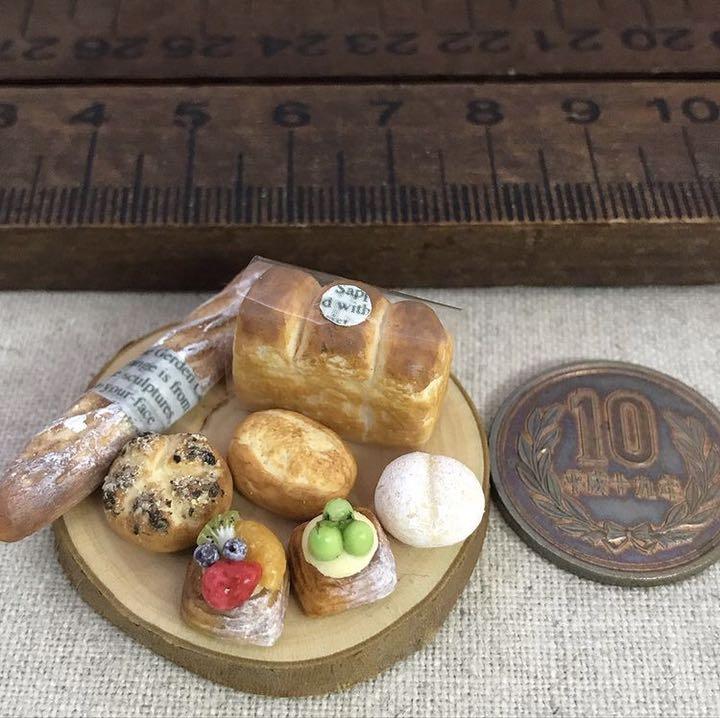ミニチュアパン ミニチュアスイーツ ドールハウス 山食パンといろいろパンセット メルカリ