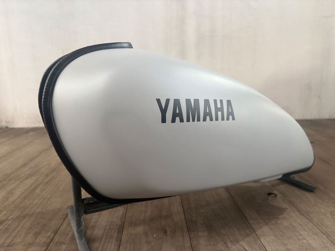 SR400 ガソリンタンク マットグレー&ブラック(自家塗装) SR400 ガソリンタンク マットグレー&ブラック(自家塗装)